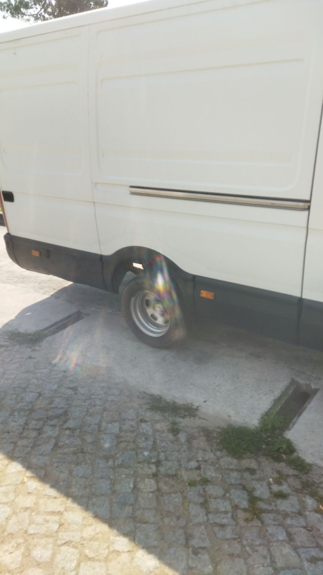 Vendo comercial IVECO turbo daily de 2004