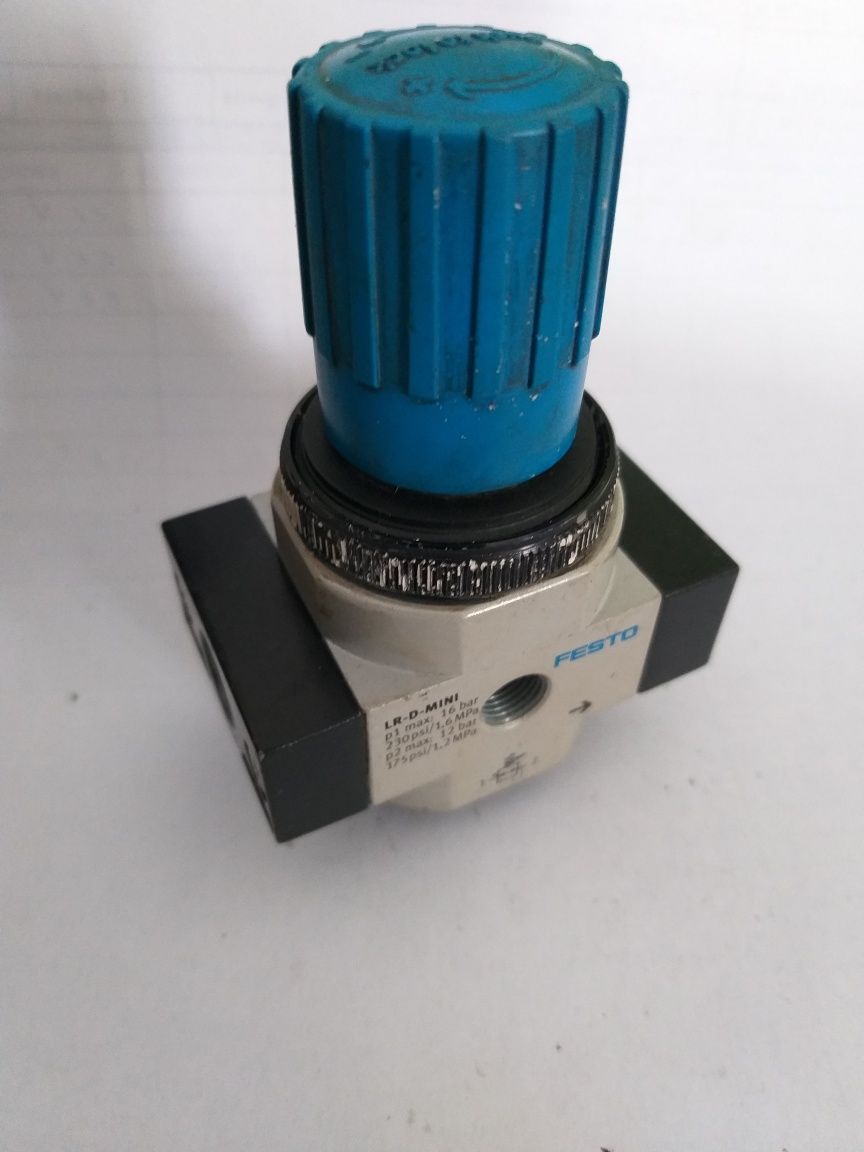 Регулятор давления,редуктор Festo LR-D-MINI