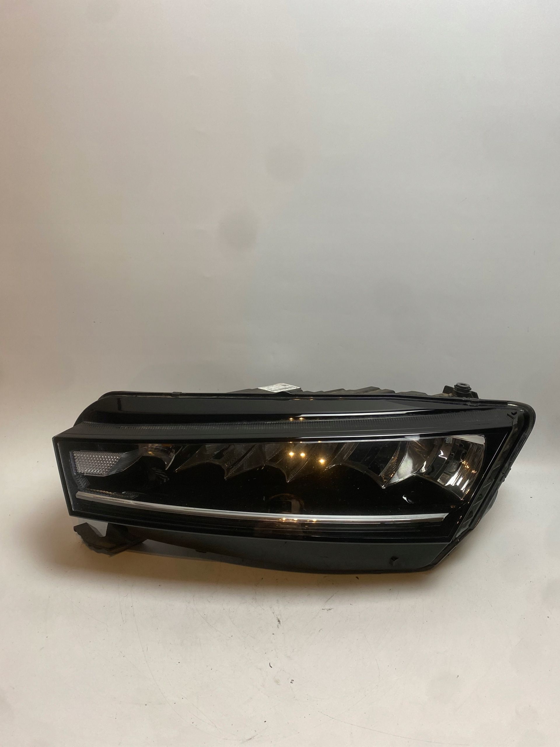 SKODA OCTAVIA 4 IV 5E4 Lampa lewa full led