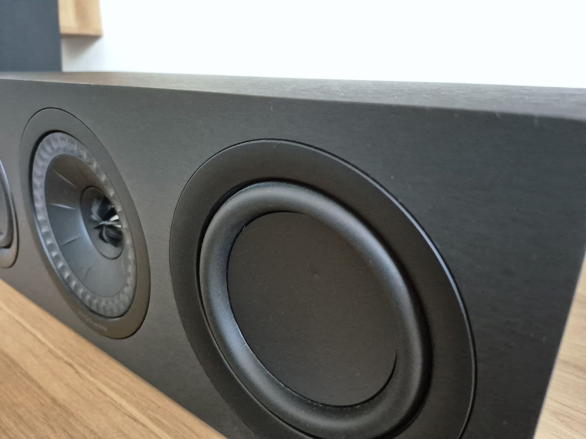 Kolumna głośnik centralny KEF Q250C