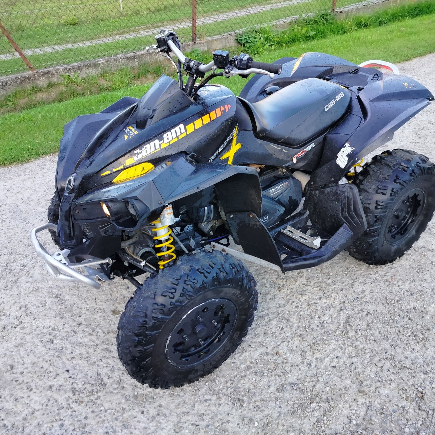 Quad quady ATV can am (Polaris Yamaha Suzuki kawasaki cf Moto)