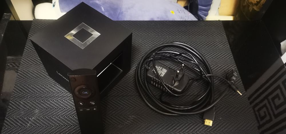 Приставка смарт тв Lenovo Smart TV BOX miniISTATION