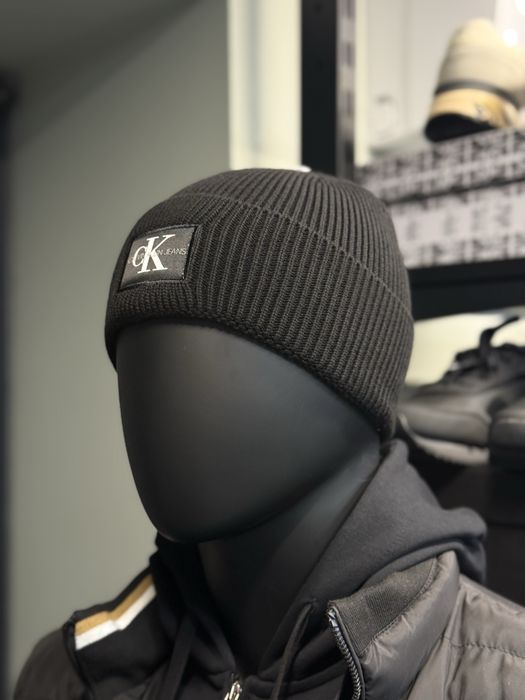 Чоловіча брендова шапка