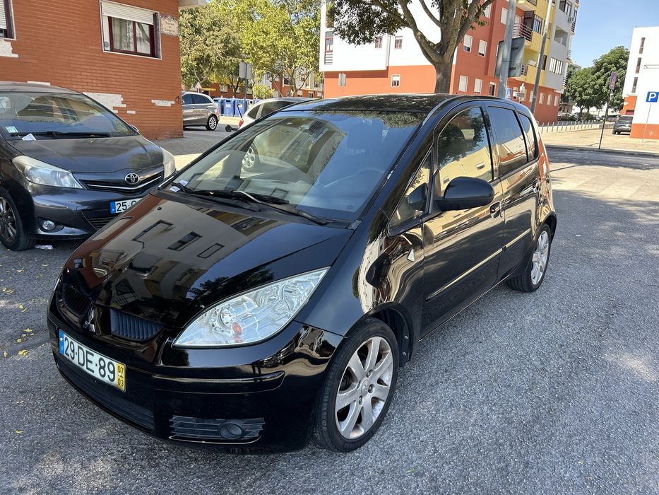 Mitsubishi colt 1.1 com apenas 40.000km