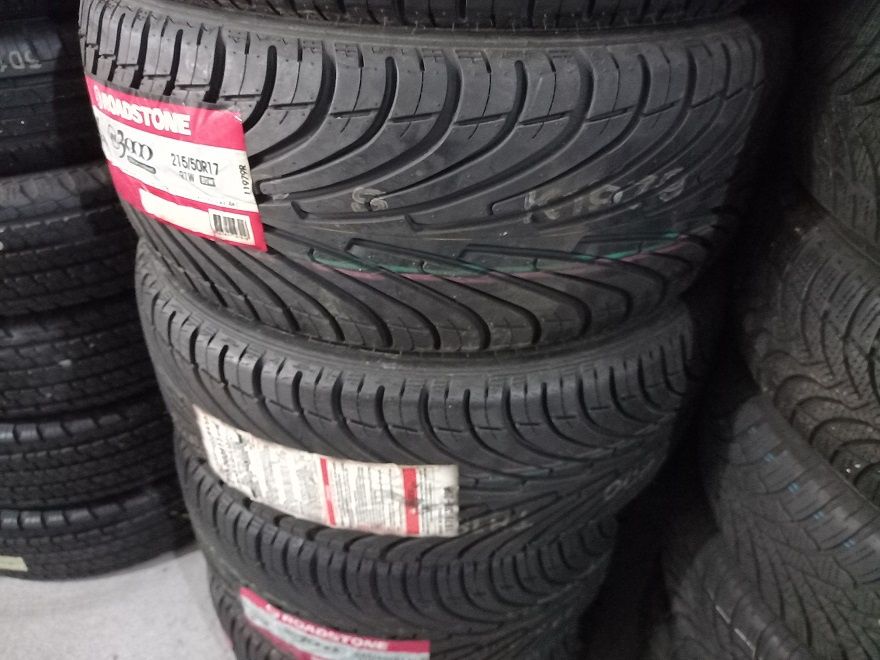 2 pneus Novos 215/50R17 Roadstone
