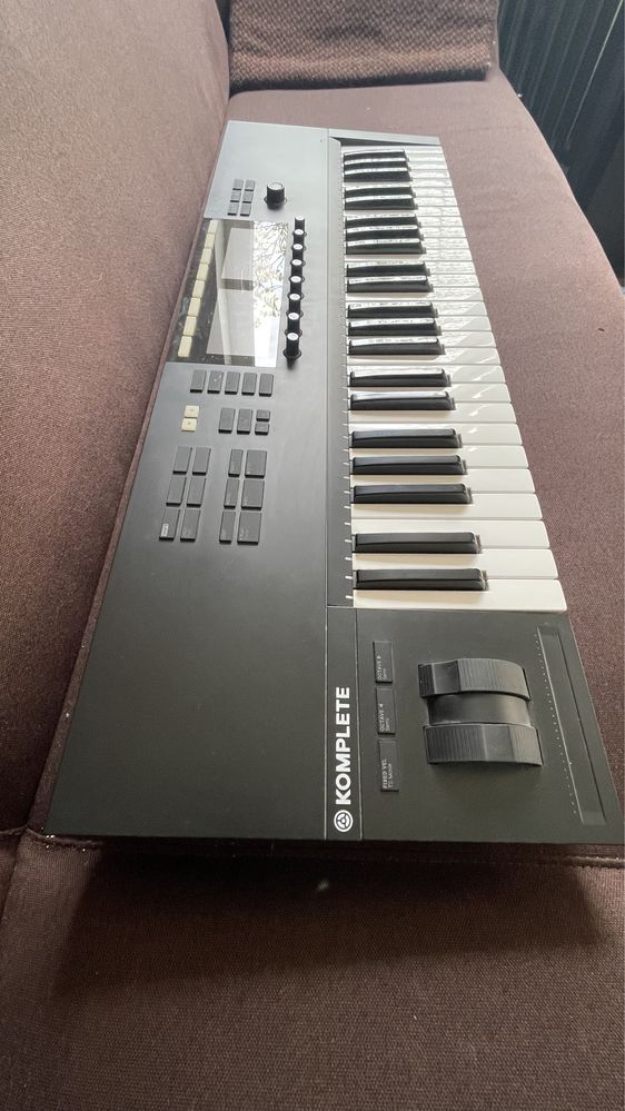 Komplete Kontrol S49 mk II