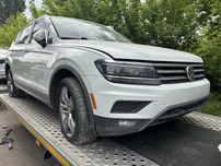 Капот крило бампер фара телевізор підсилювач VW Tiguan 5NN 2 комплект