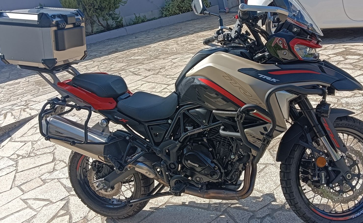 Benelli trk 702x
