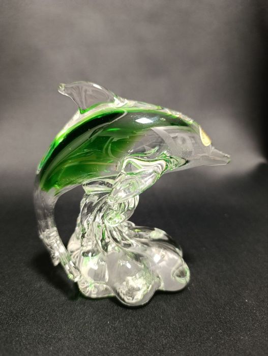 Kryształowa figurka delfina