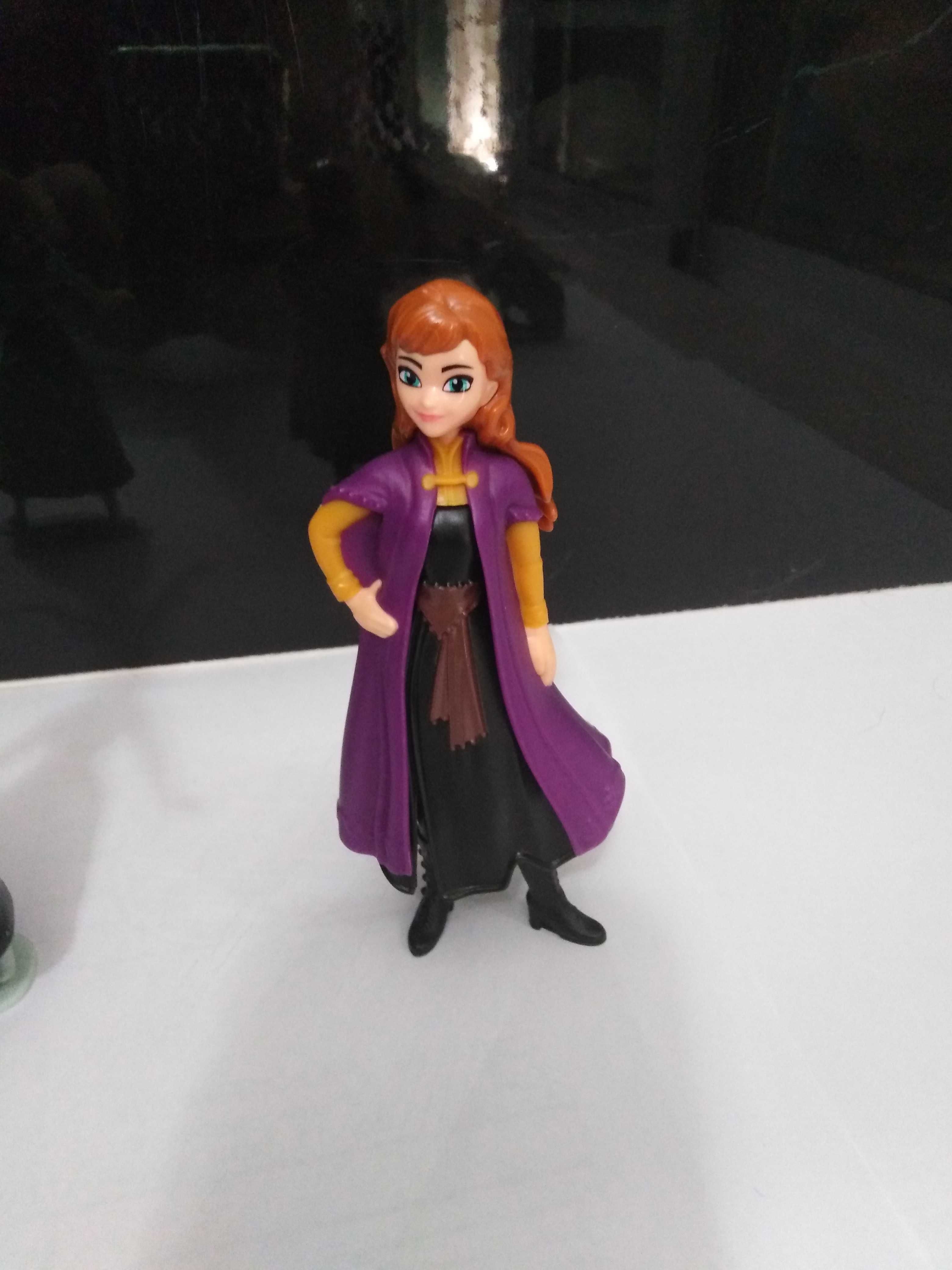 Conjunto de personagens/ figuras Frozen.