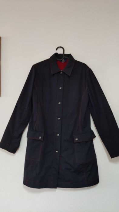 Blazers e blusões em tecido e em pele