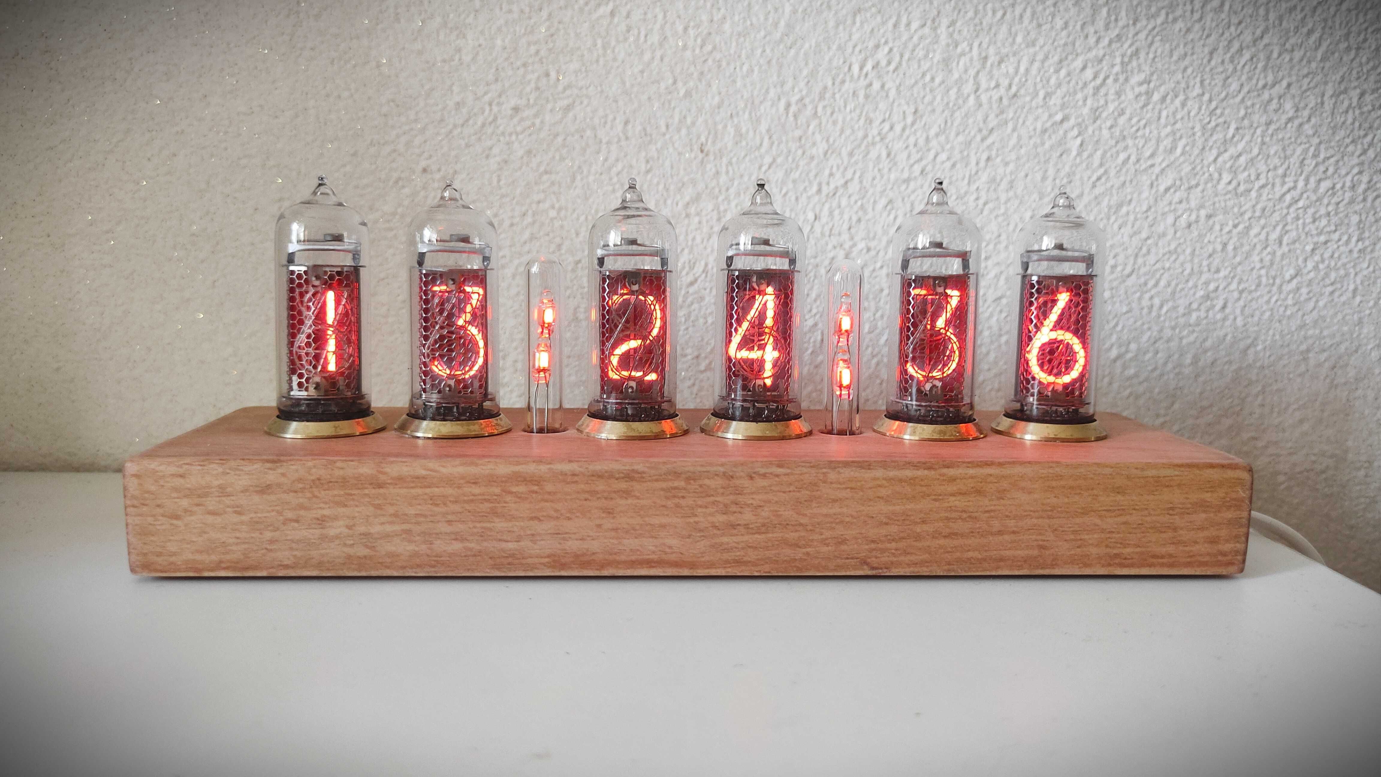 Nixie clock годинник ламповий