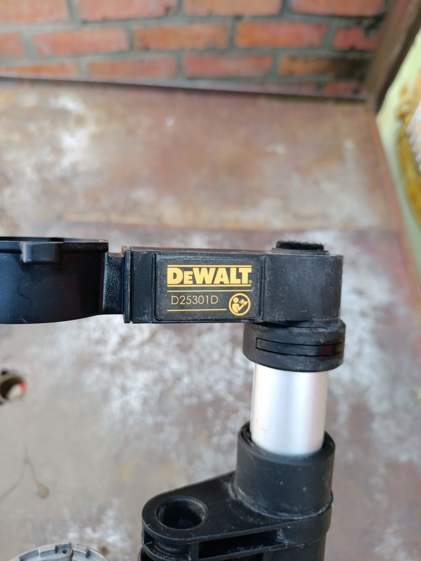 Пылеотвод DeWalt D25301D для перфораторов SDS-Plus