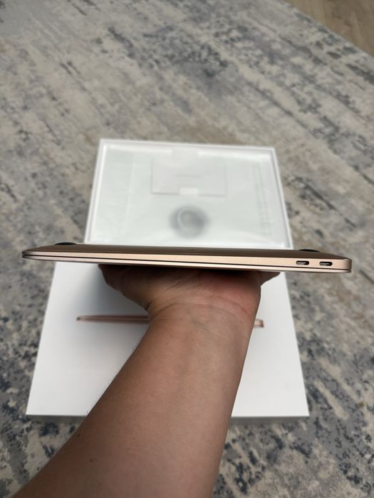 MacBook Air 2020 M1 8/256gb Gold