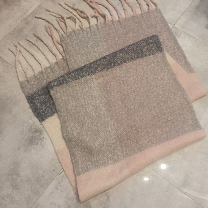 Mega duży cieplutki szal damski