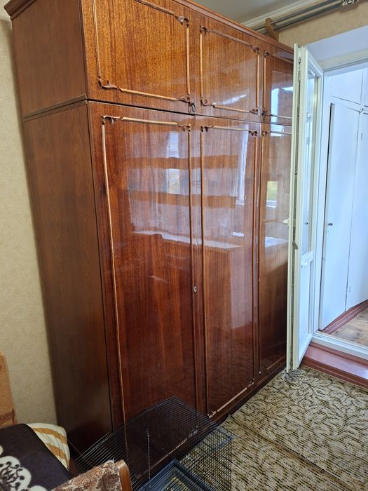 Шафа для одягу вживана