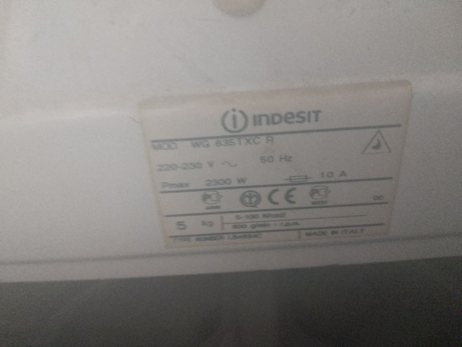 Стиральняя машина Indesit WG835TXCR