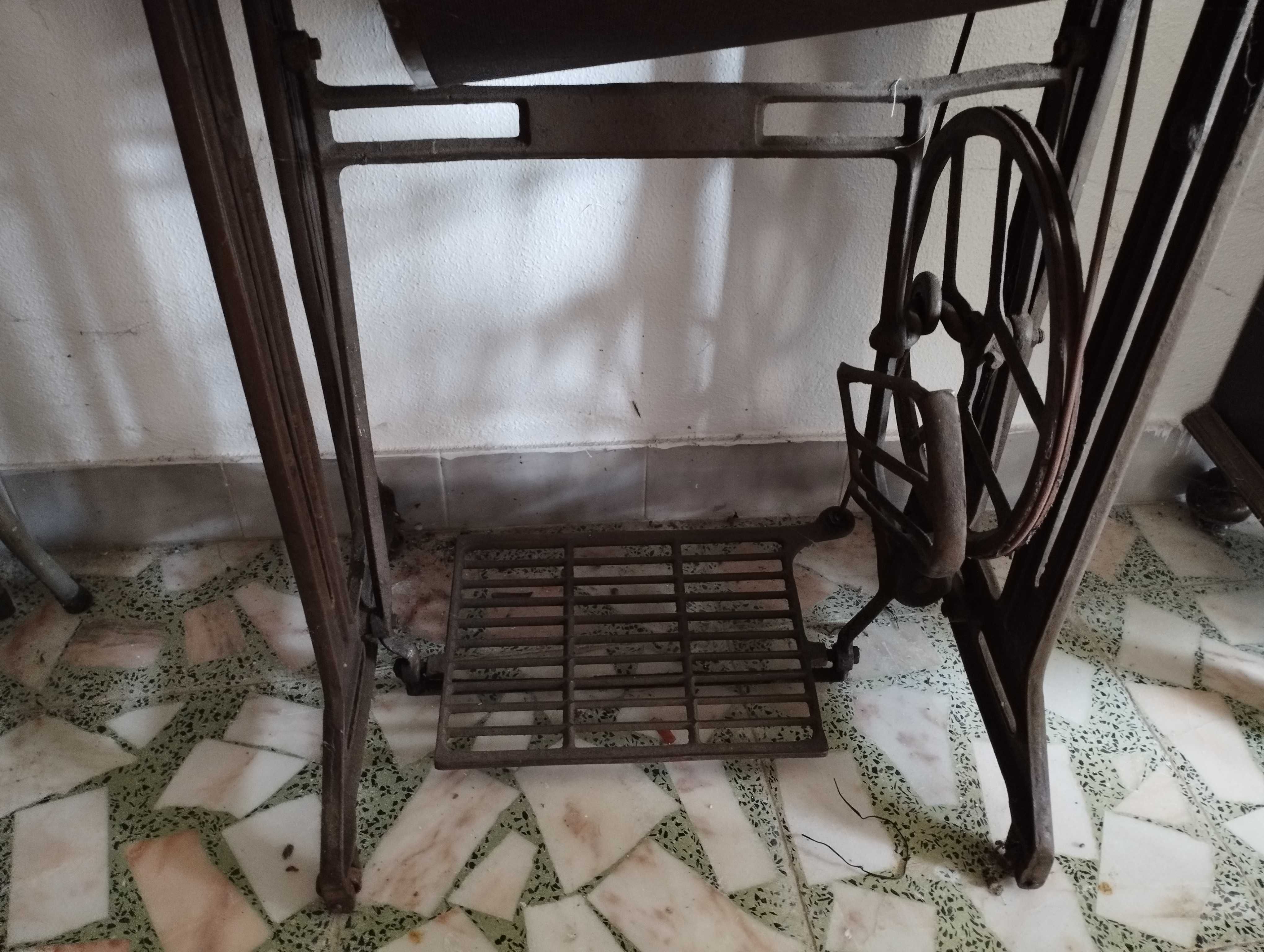 Máquina de costura Singer