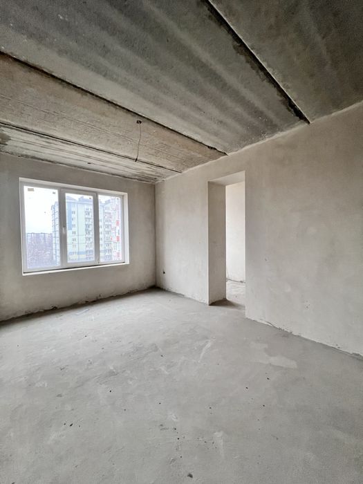 Найвигідніша пропозиція в центрі! Велика трикімнатна квартира!