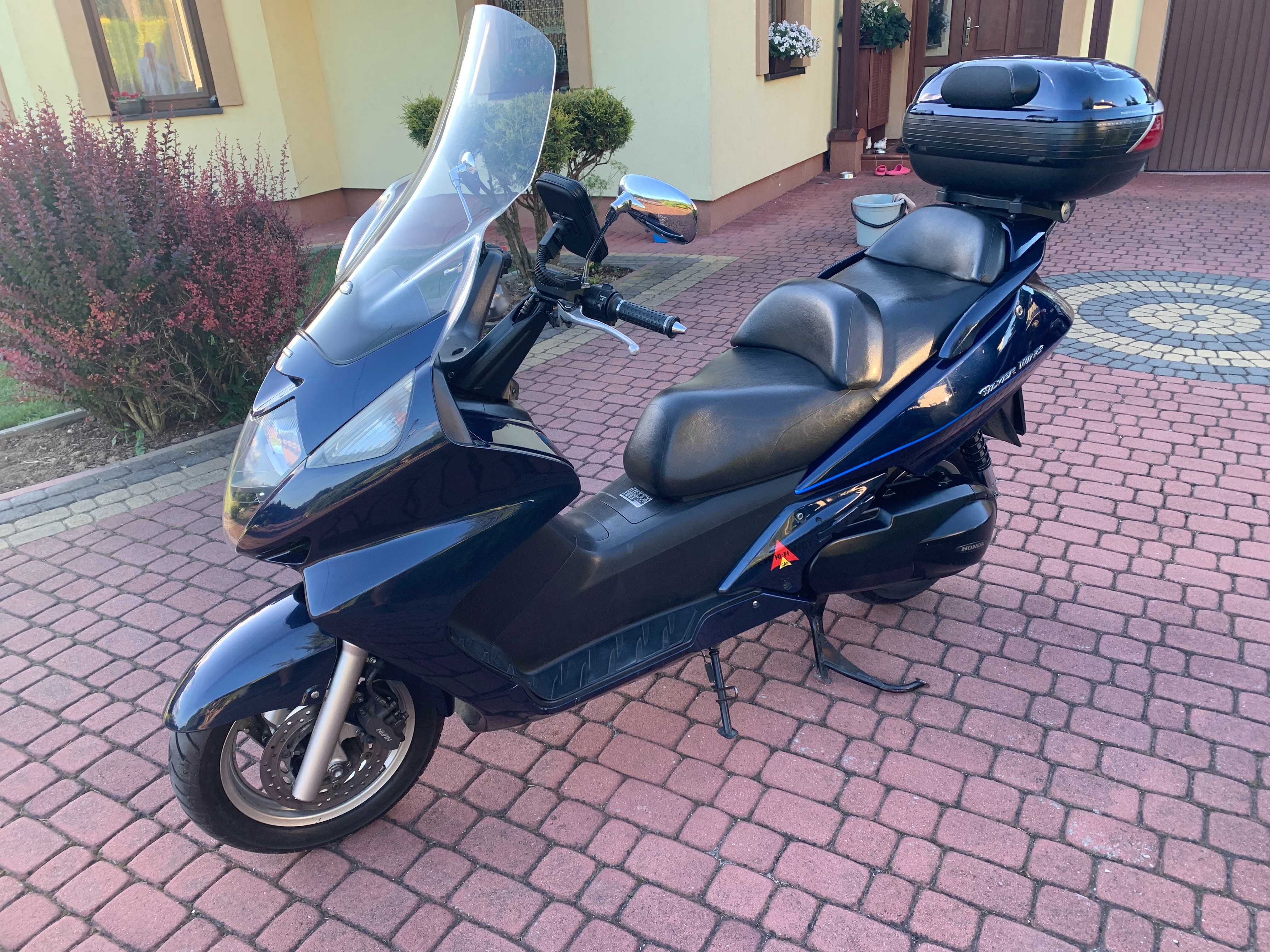Honda FJS Silver Wing 600
