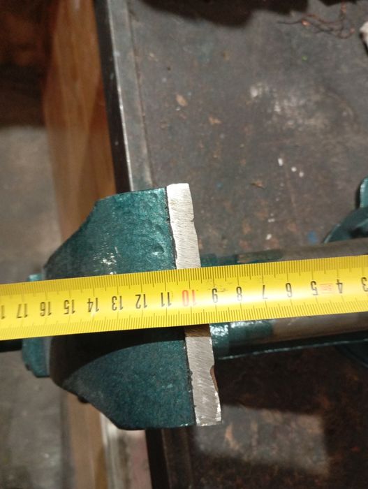 Продам тиски поворотні