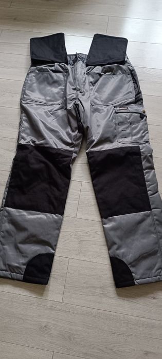 Чоловічий робочий зимовий одяг.