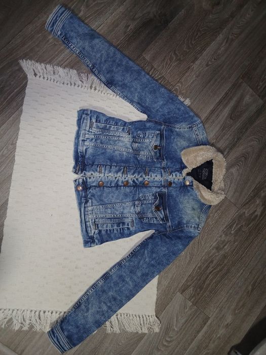Джинсова куртка розмір L