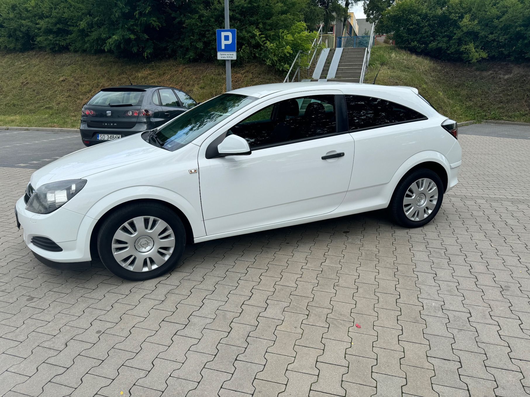 Opel Astra GTC 1.4benzyna Klimatyzacja Abs Esp El.szyby stan bdb