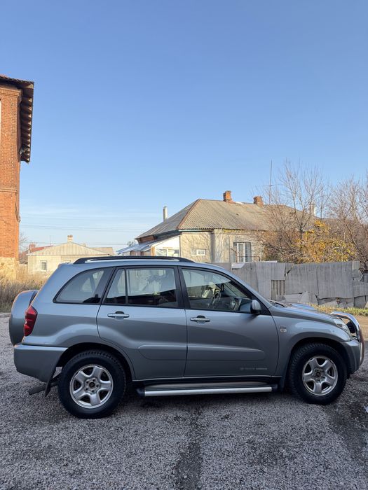 Toyota RAV четыре полный привод