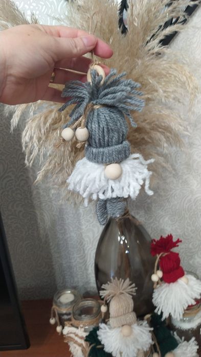 Gnomos de Natal em várias cores