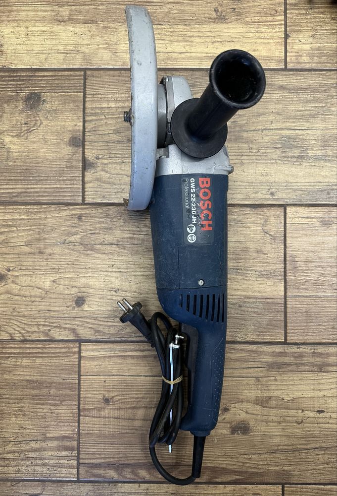Szlifierka kątowa o mocy 2200W BOSCH model GWS 22-230 JH