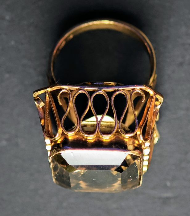 Stary złoty pierścionek 585/13,54 g.