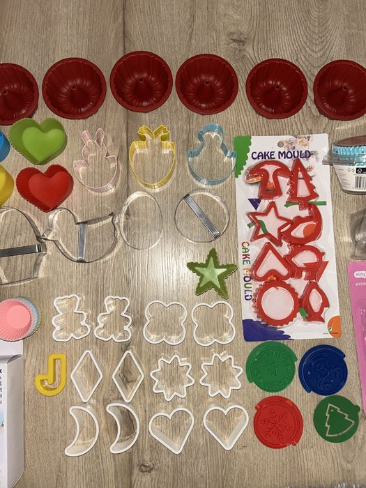 Duży zestaw foremki, patyczki ozdobne, foremki na babeczki