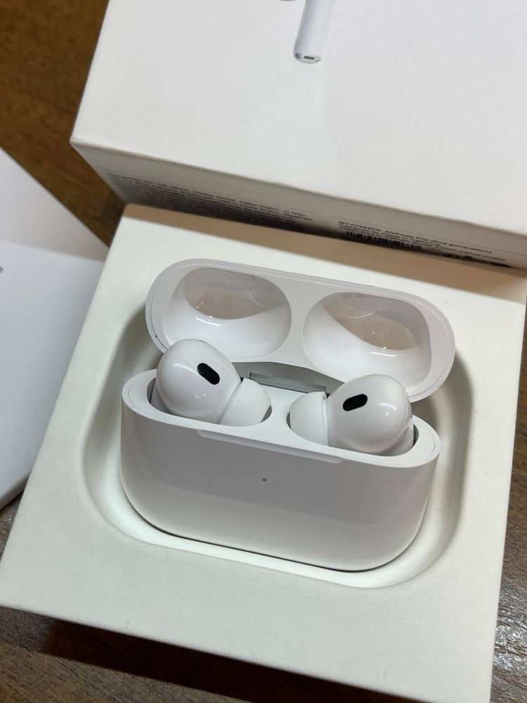 Оригінальні AirPods Pro 2