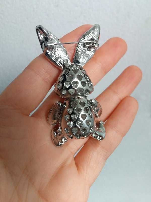 Pendente ou broche / alfinete em forma de coelho articulado 3D