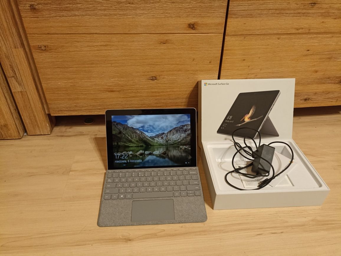 Microsoft Surface go + klawiatura