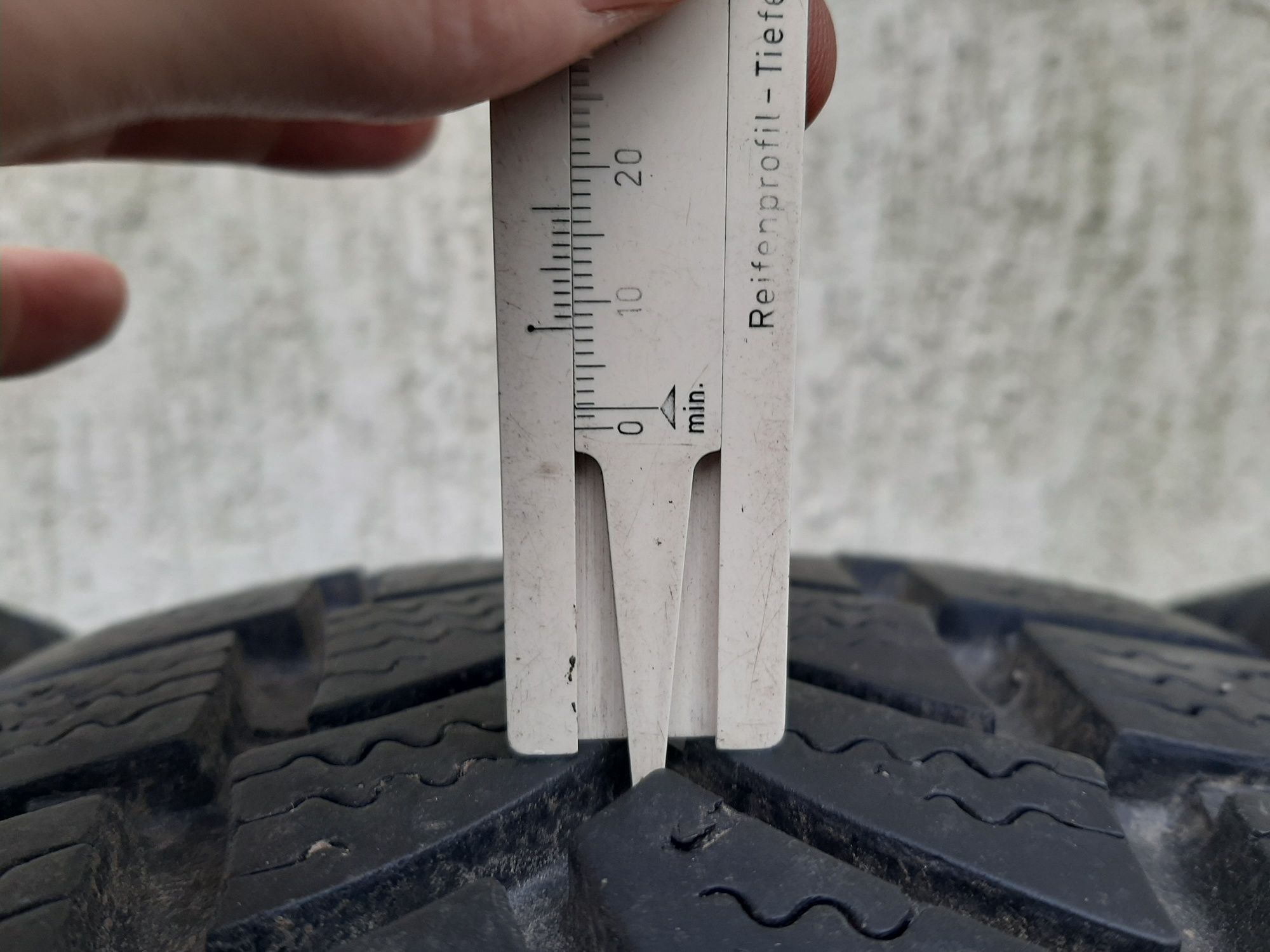 4x Opony zimowe 215/65R16C Vredestein ComTrac Winter 8-8,5mm