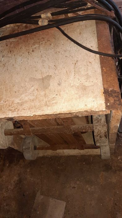 Сварочный пост (зварювальний апарат)