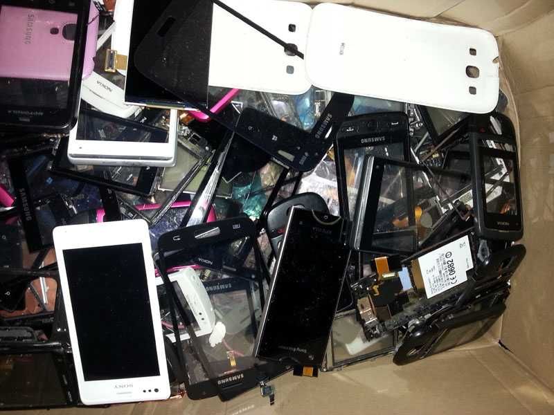 Karton wyświetlaczy itd. LCD kilka kg, szybka, dotyk, ramka telefonu