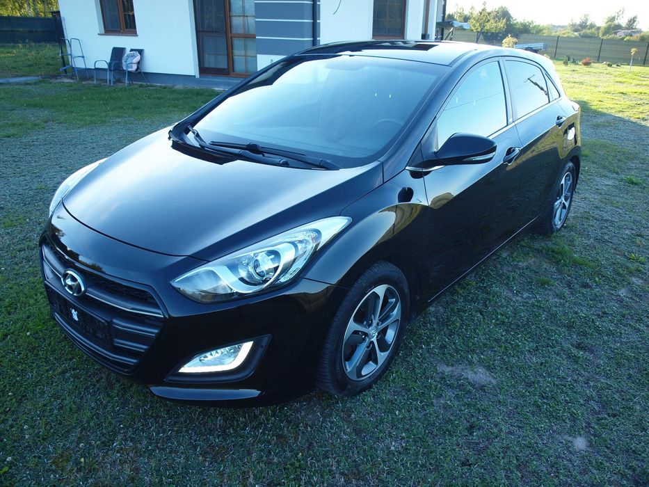 Hyundai I30 2016 Rok Lift 1.4 Benzyna wersja Passion zadbany Ledy