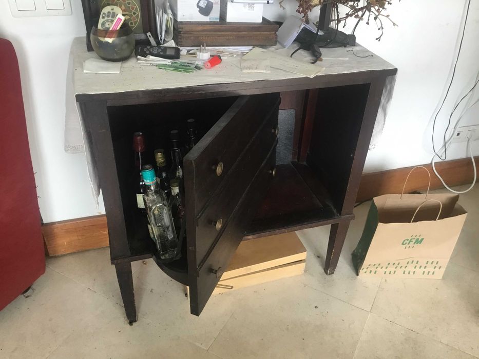 Bar antigo e em bom estado