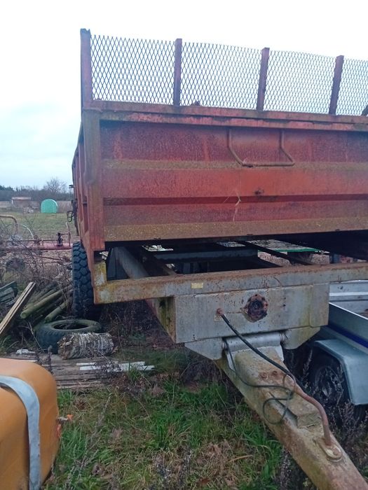 Przyczepa jedno osiowa na wywrotke