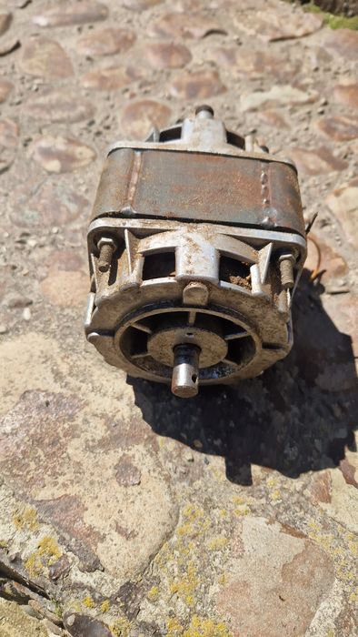 двигун від пральної машинки