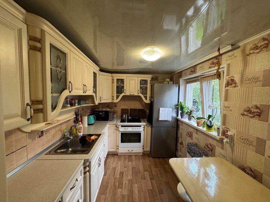 Пів будинку на два окремі входи