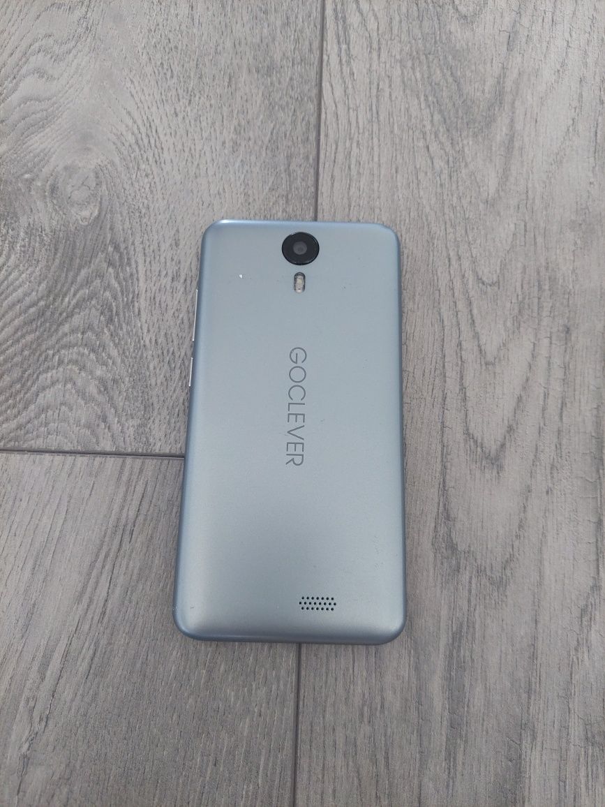 Sprawny telefon Goclever Quantum 3 500