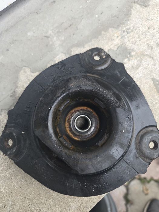 Передні опори амортизатора ниссан лиф