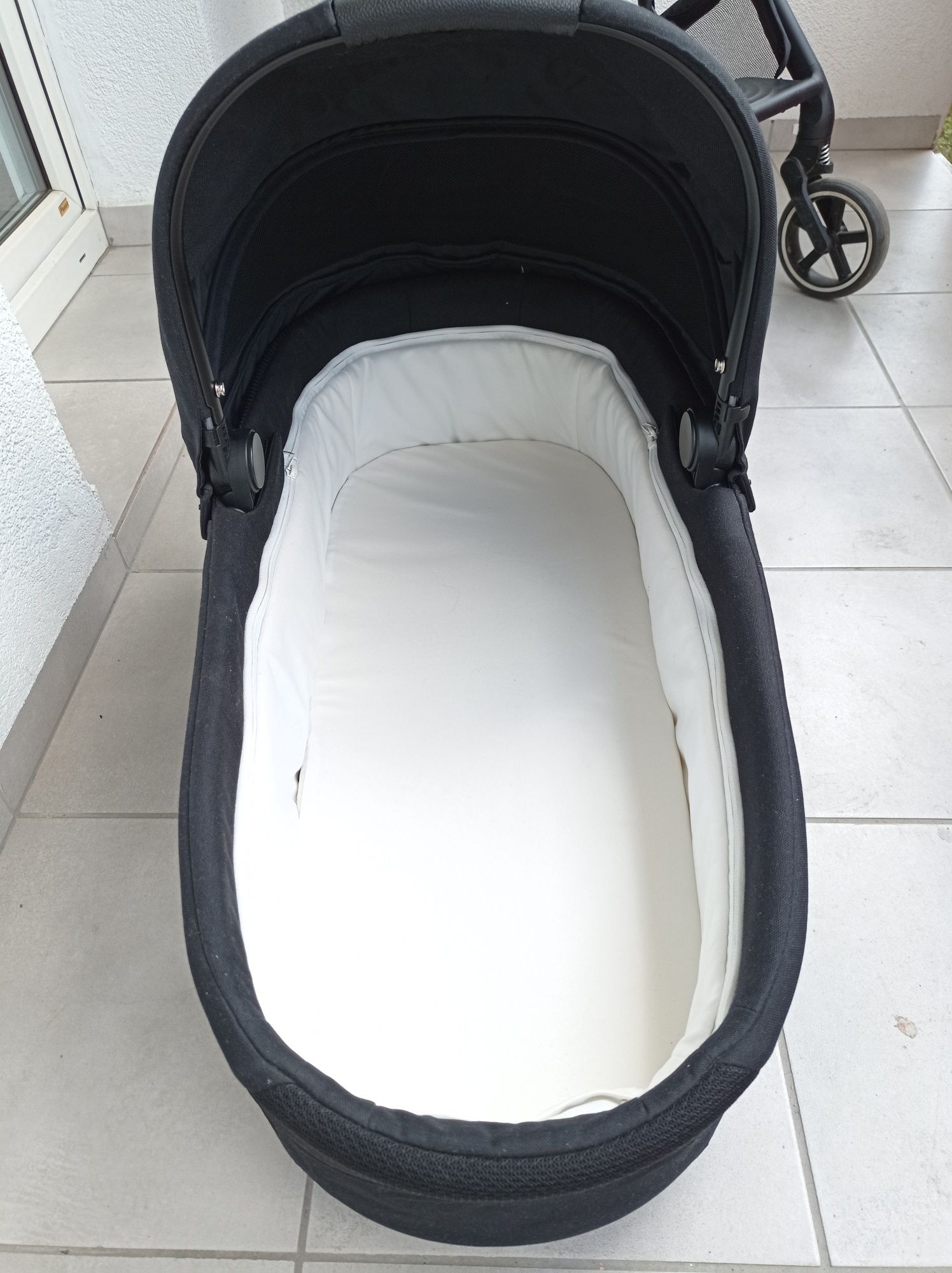 Sprzedam Cybex Balios s lux 2023 czarny 2w1