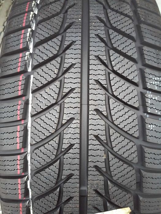 Nowe opony zimowe 225/50 R17 98H XL TRAZANO SW608, osobowe