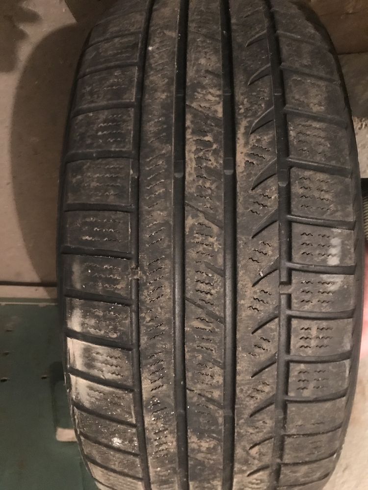 Зимова покришка Bridgestone 215/55 R16