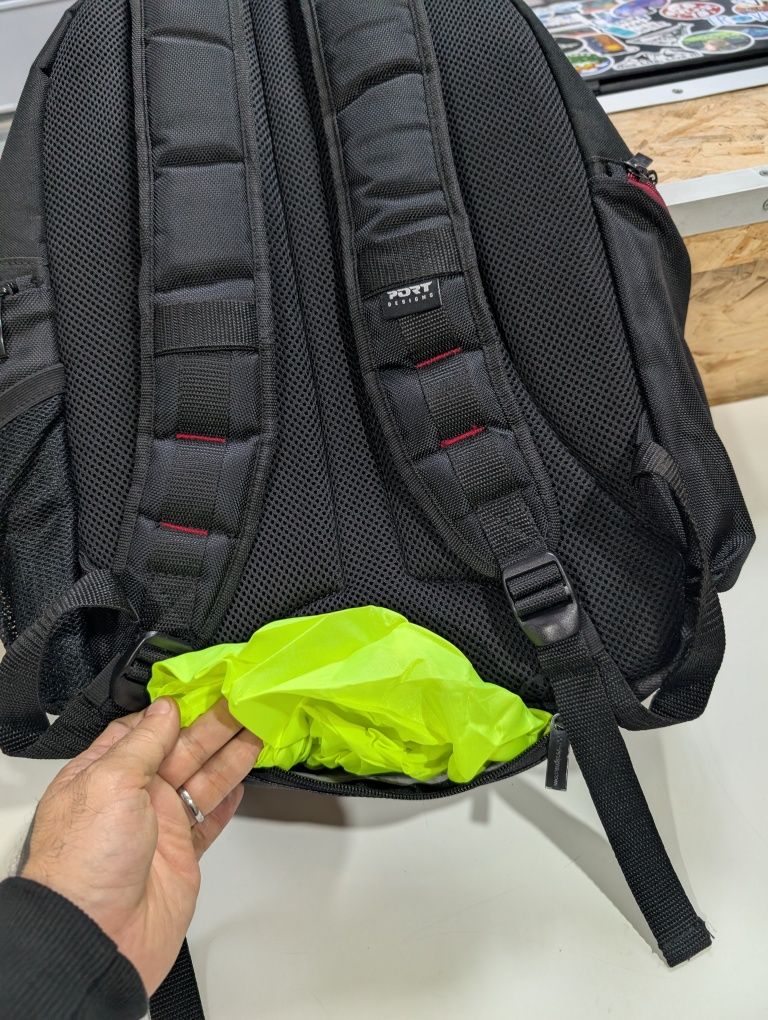 Mochila portátil 17" (Marca Port Designs) - Boa qualidade e espaçosa